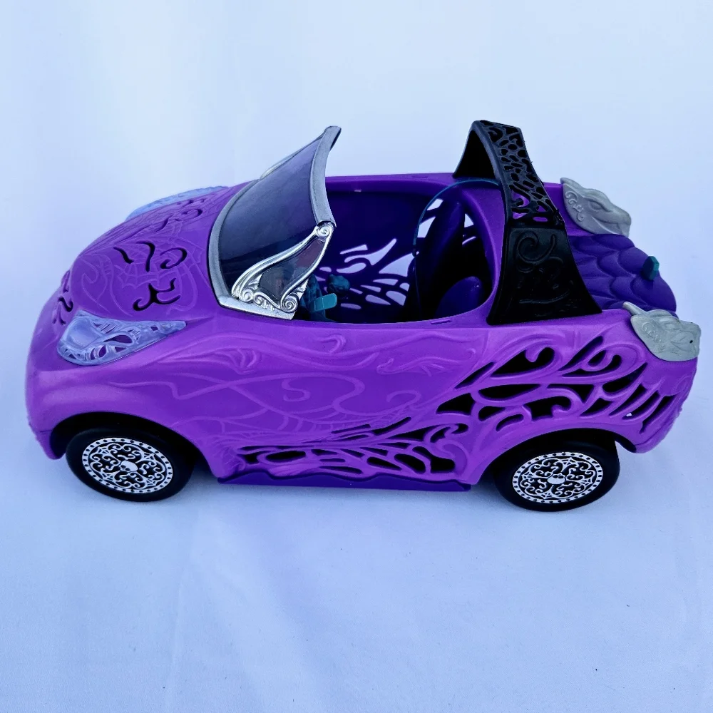 Monster High Scaris City Of Frights Convertible Purple Car 2012 Pre-owned